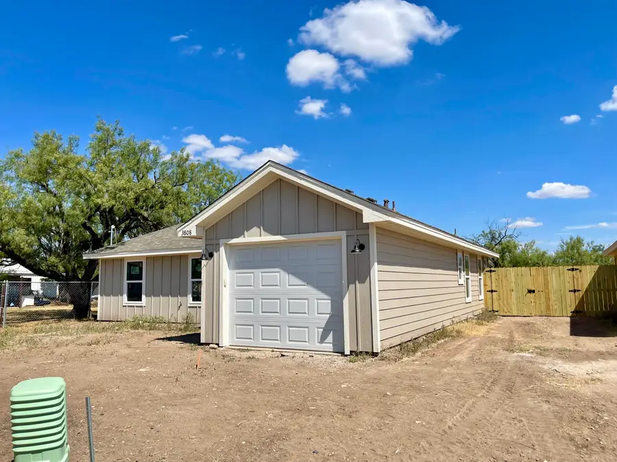 3808 Crockett Street, San Angelo, TX 76903 - #2