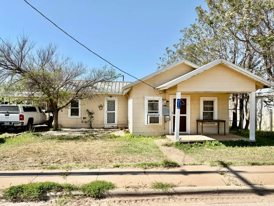 117 W 10th Street, Robert Lee, TX 76945 - #2