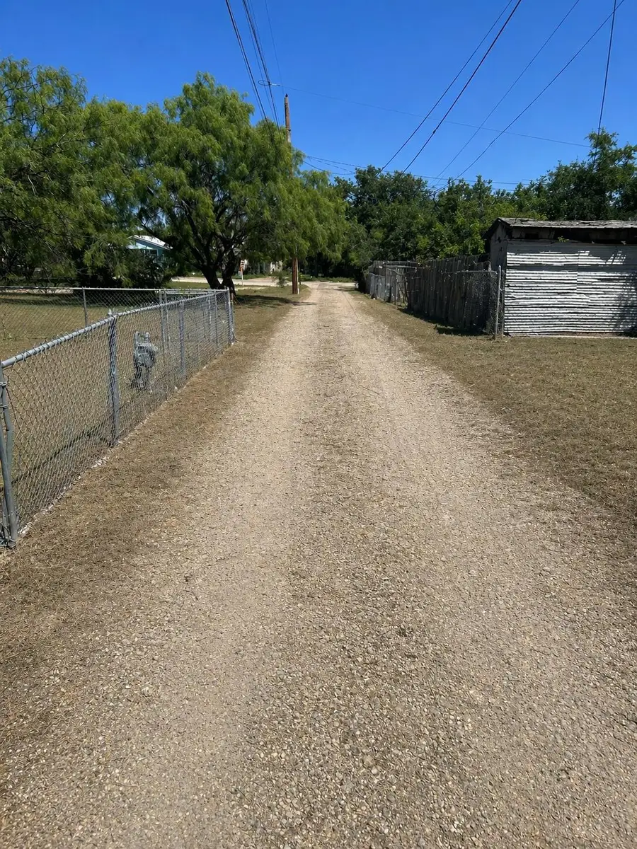106 W Avenue T, San Angelo, TX 76903 - #2