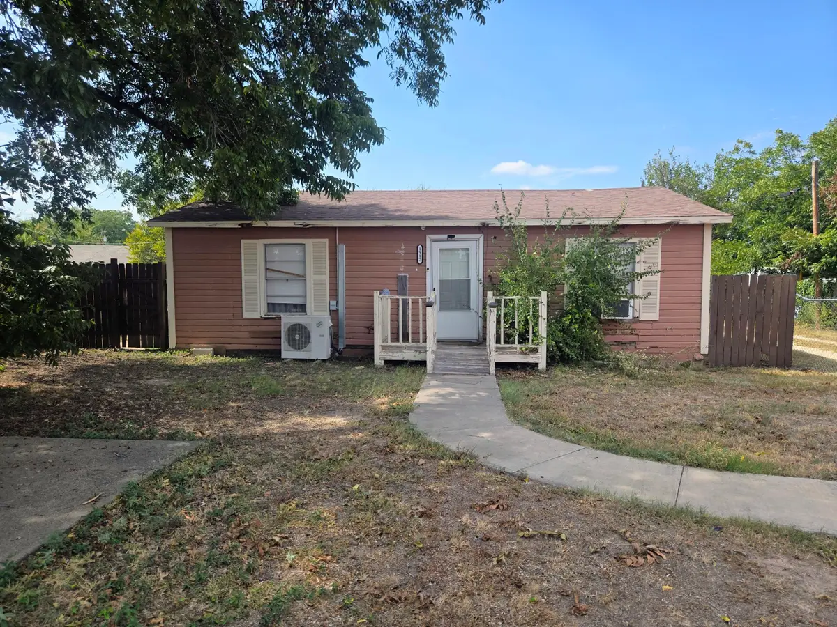 8 W Avenue P, San Angelo, TX 76903 - #1