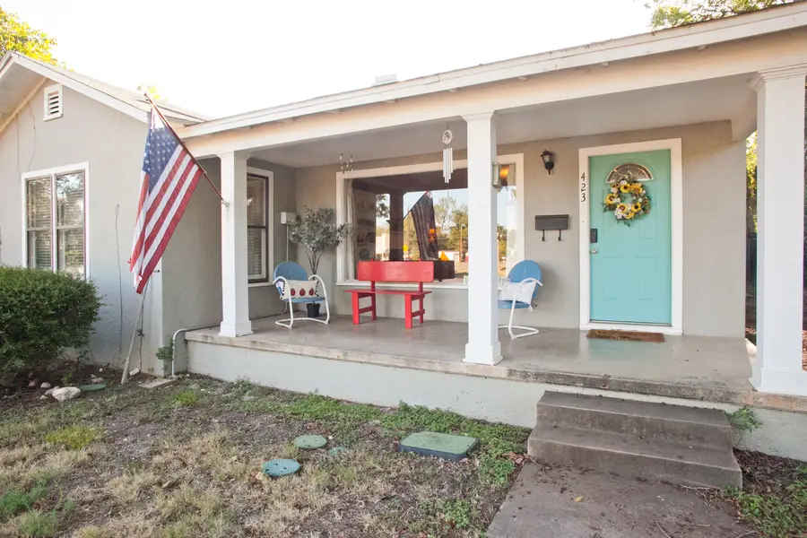 423 S Jefferson Street, San Angelo, TX 76901 - #2