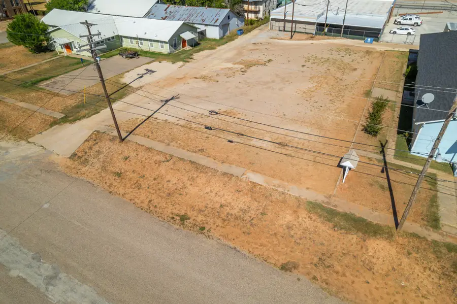 000 Strong Avenue, Ballinger, TX 76821 - #2