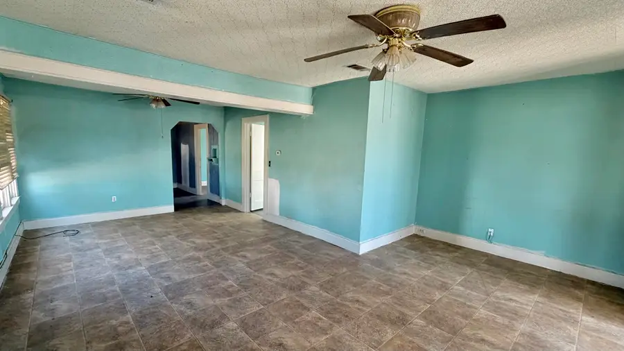 22 W 12th Street, Robert Lee, TX 76945 - #3