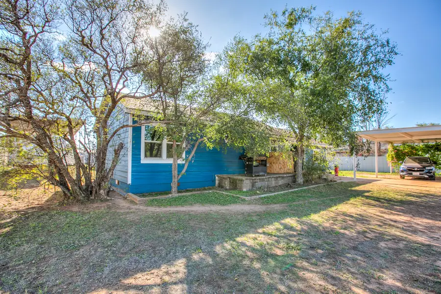 405 W 18th Street, Robert Lee, TX 76945 - #2
