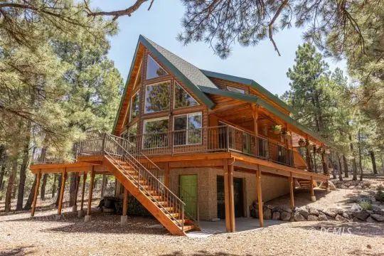 3815 N Wapiti Dr, Duck Creek Village, UT 84762