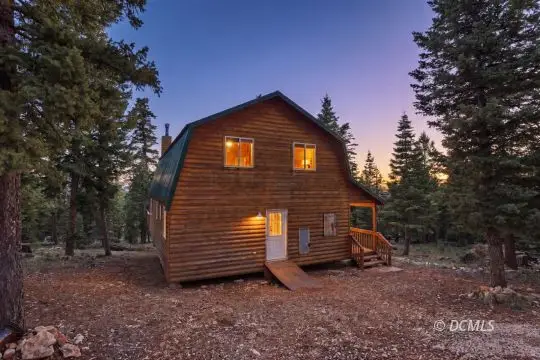 5605 W Short Creek Ln, Duck Creek Village, UT 84762