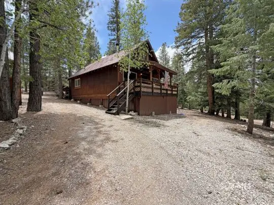 2930 E Comanche Dr, Duck Creek Village, UT 84762
