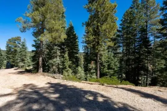 1650 W Strawberry Point Rd, Duck Creek Village, UT 84762 - #3