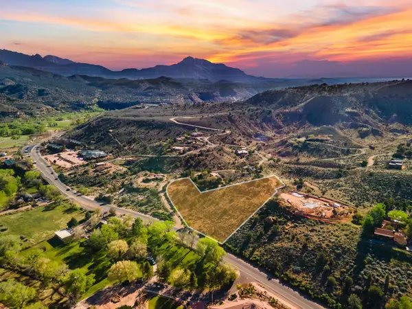 130 Kinesava Dr, Springdale, UT 84767