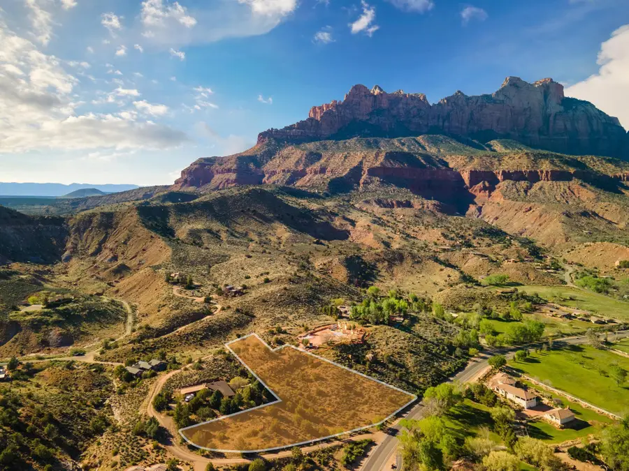 130 Kinesava Dr, Springdale, UT 84767 - #2