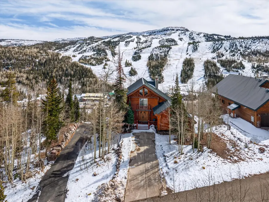 257 W Eagles Roost St, Brian Head, UT 84719 - #3