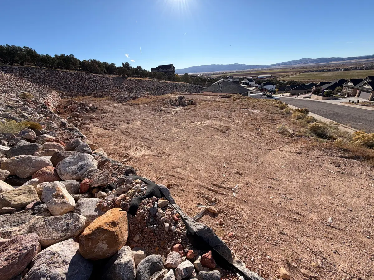 3271 W Kingsbury Dr, Cedar City, UT 84720 - #1