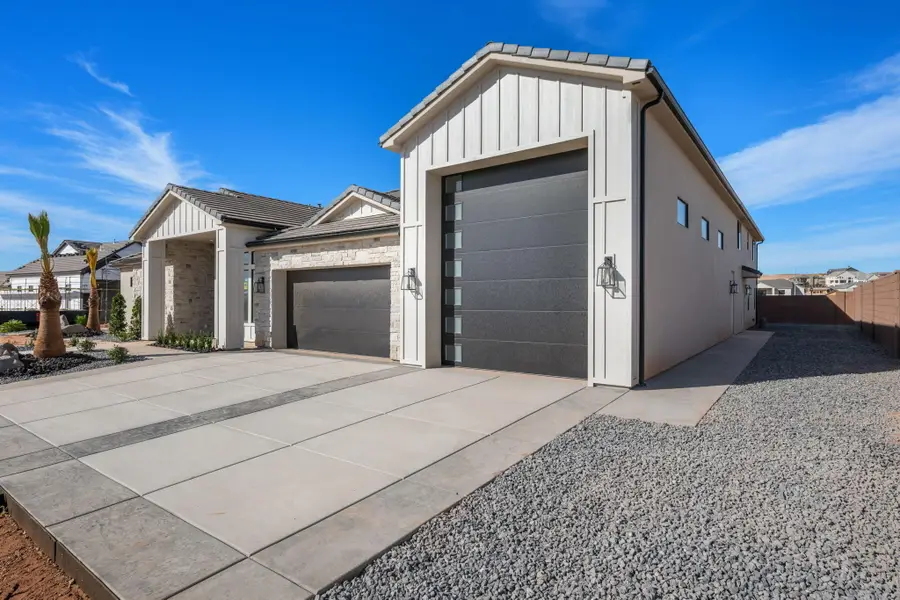 4988 S Lakefront Place, Washington, UT 84780 - Image #2