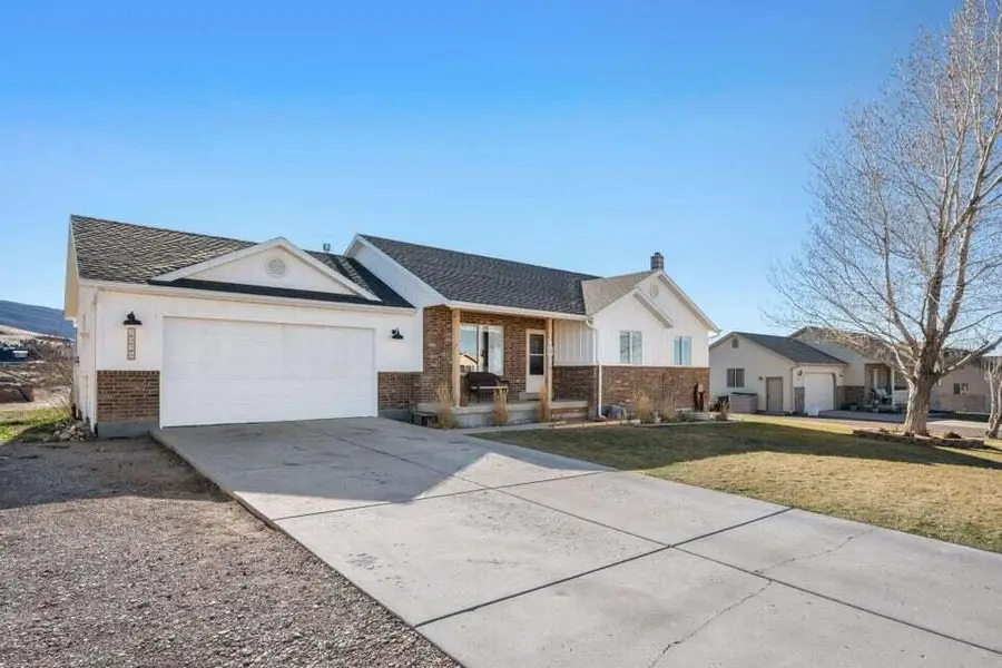 2026 E Saddleback View Dr, Enoch, UT 84721 - Image #2