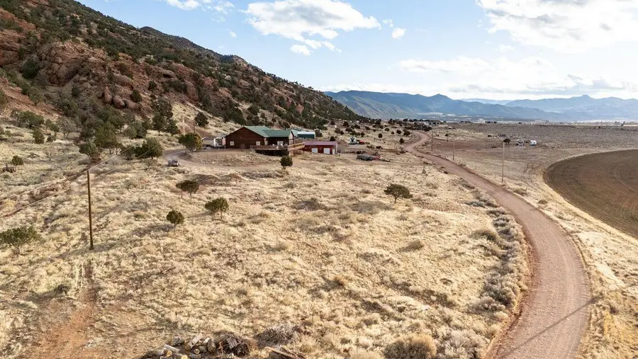 1812 N Foothill Dr, Paragonah, UT 84760 - Image #2