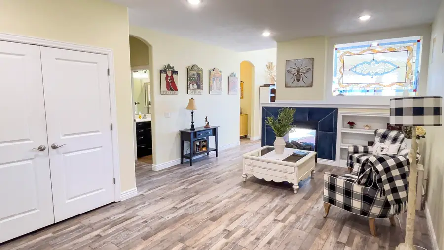 2437 W Crescent Heights Dr, Cedar City, UT 84720 - Image #2