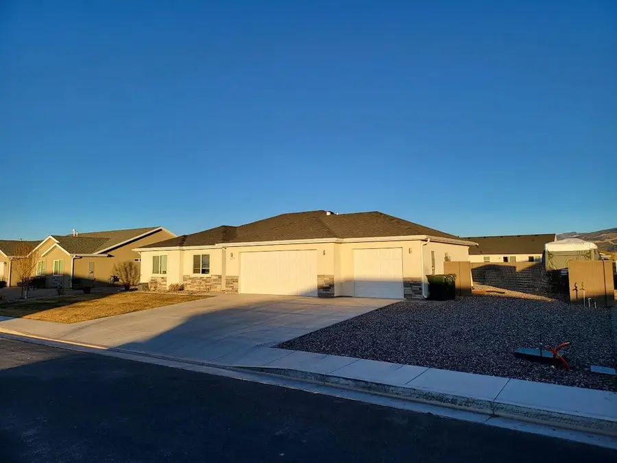 5120 N Bald Eagle Dr, Enoch, UT 84721 - Image #2