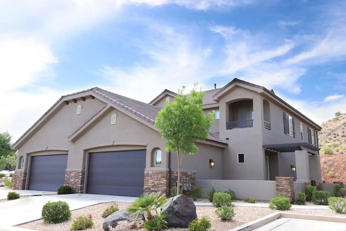 2063 N Coral Ridge Dr, Washington, UT 84780 - #1