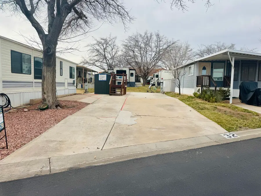 1150 W Red Hills Parkway #32, Washington, UT 84780 - Image #2