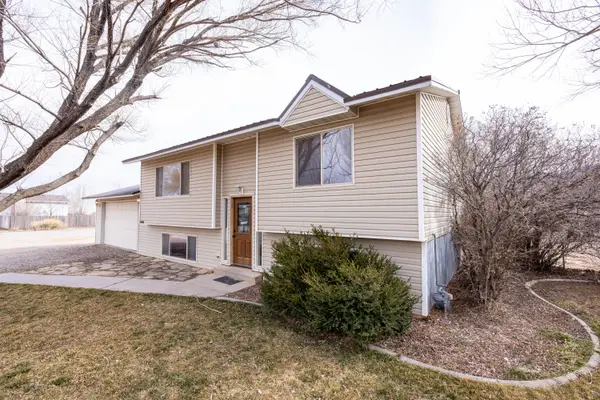 3900 N Quarterhorse Dr, Enoch, UT 84721