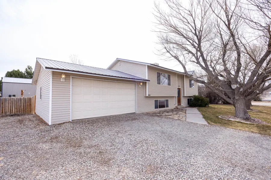 3900 N Quarterhorse Dr, Enoch, UT 84721 - #2