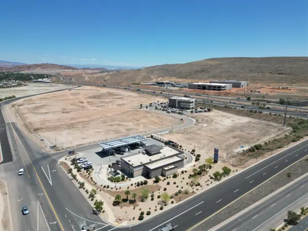 878 W Nighthawk Dr, St George, UT 84790