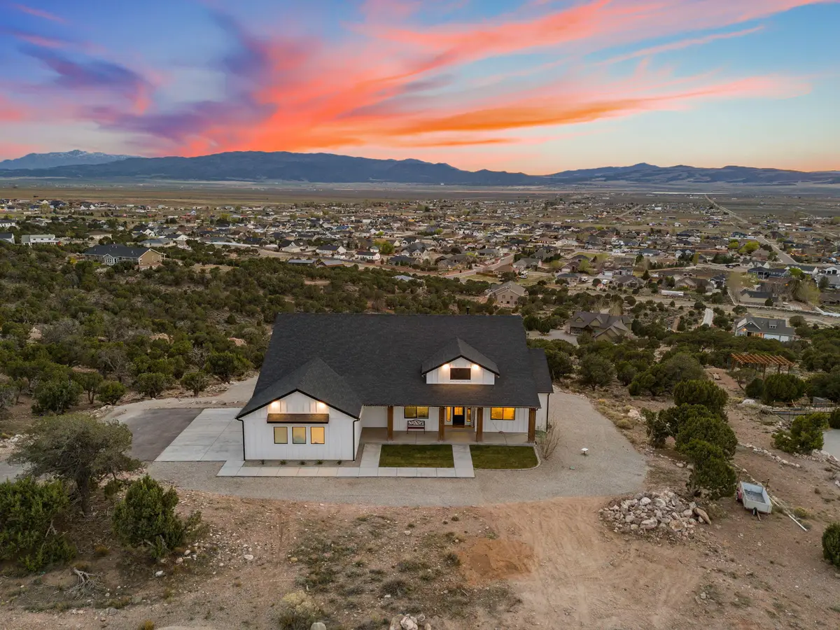 1066 S Panorama Dr, Cedar City, UT 84720 - #1