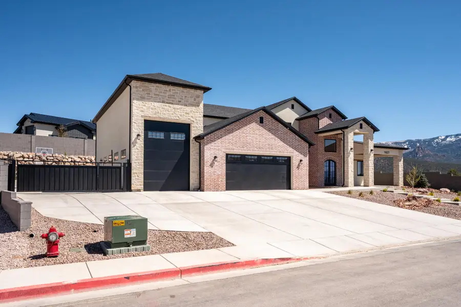1827 S Grace Ln, Cedar City, UT 84720 - #3
