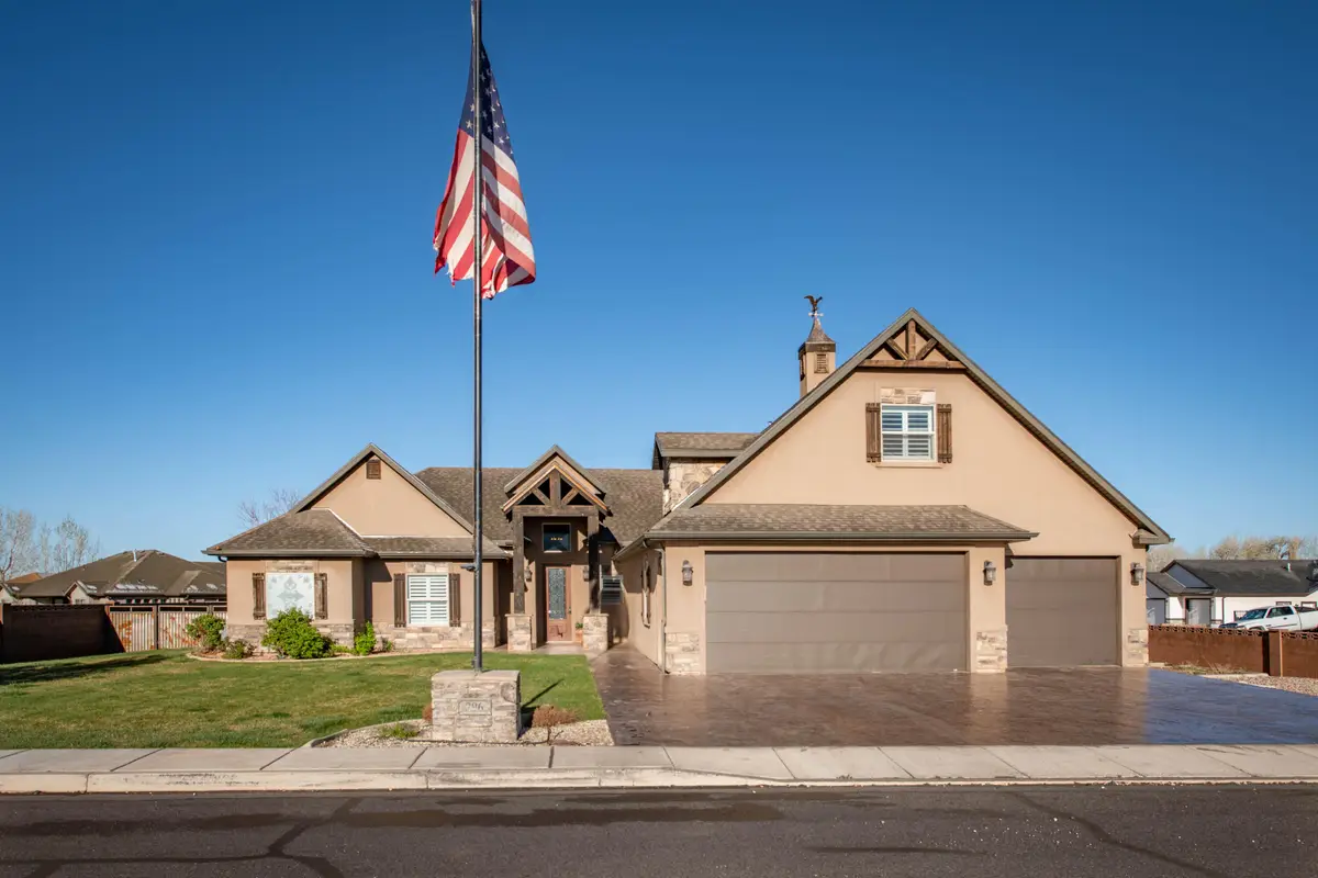296 S 1075, Parowan, UT 84761 - #1