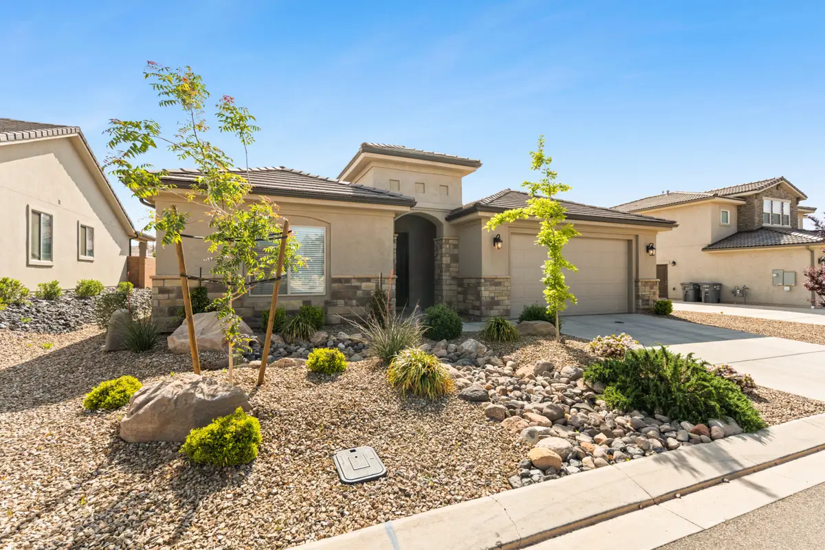 262 N Ladera Dr, Washington, UT 84780 - #1
