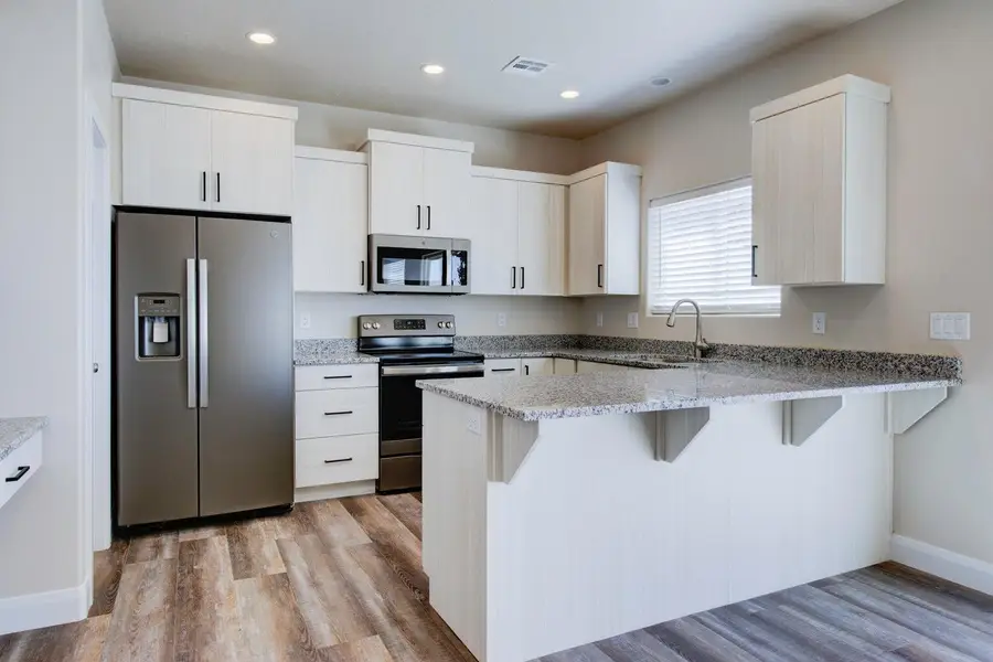 668 E Fiddlers Cove Dr #24, Cedar City, UT 84721 - #3