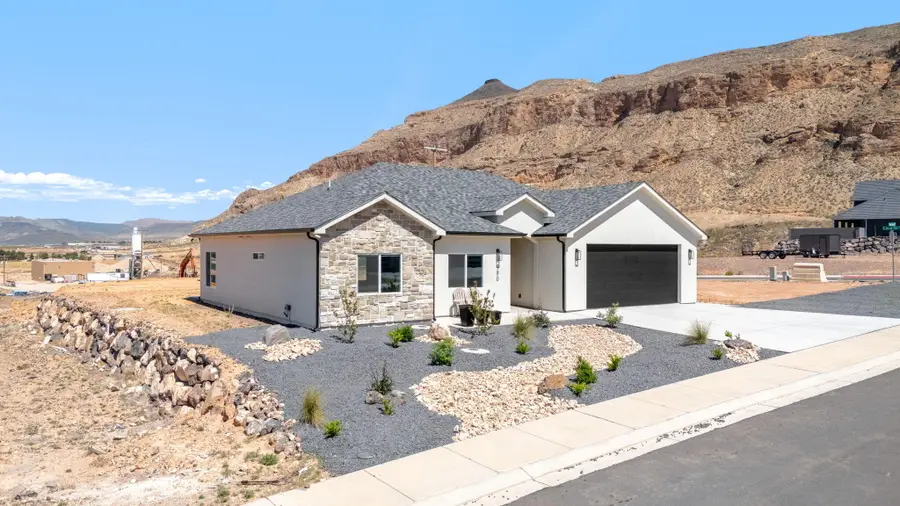 980 W Rock View Dr, Hurricane, UT 84737 - #2