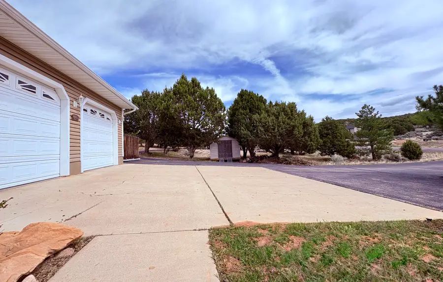 1510 S Cross Hollow Dr, Cedar City, UT 84720 - #3