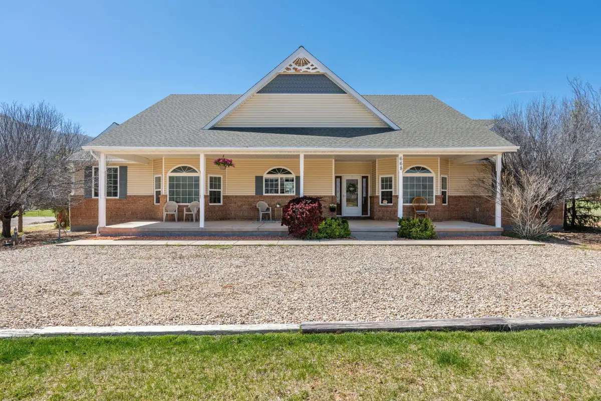 668 S 800, New Harmony, UT 84757 - #1