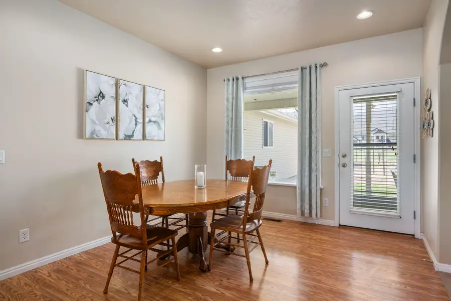 668 S 800, New Harmony, UT 84757 - #3