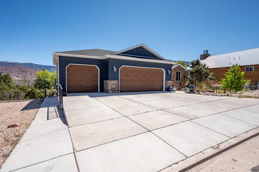 369 S Casa Loma Ln, Cedar City, UT 84720 - #3