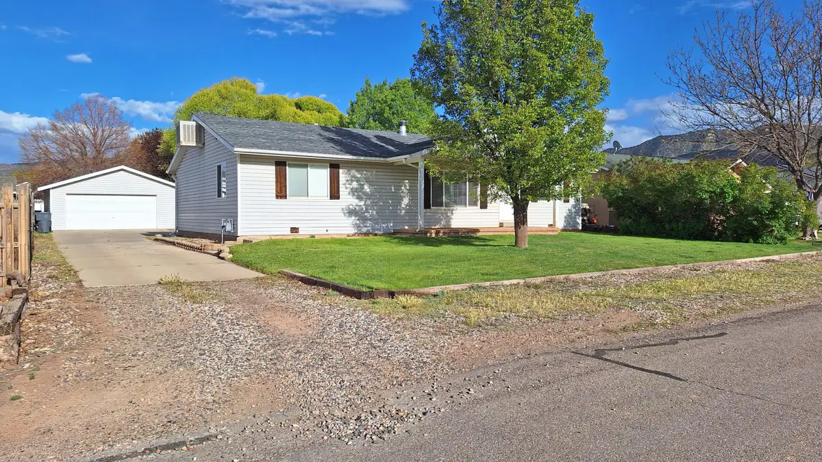 180 N 850, Parowan, UT 84761 - #1