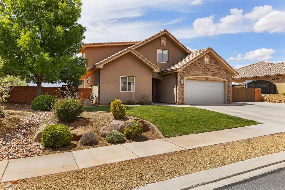 225 N Falcon Ct, Ivins, UT 84738 - #1