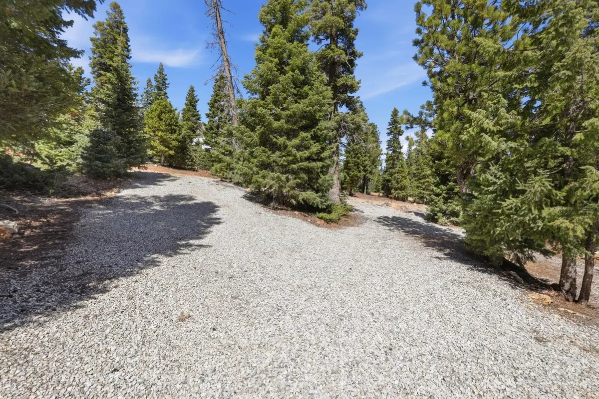 260 E Quaking Aspen Dr, Duck Creek Village, UT 84762 - #1