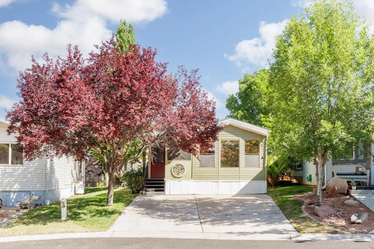 32 Cottonwood Ln, Hurricane, UT 84737 - #1