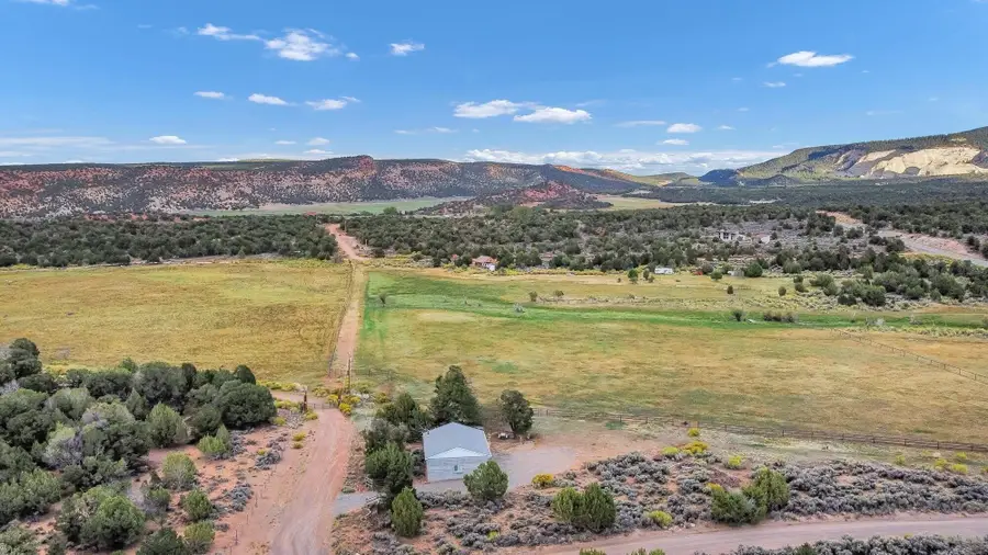 713 W Eagle View Ranch, Teasdale, UT 84773 - #2