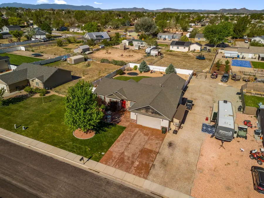 4483 N Prospector Ln, Enoch, UT 84721 - #2