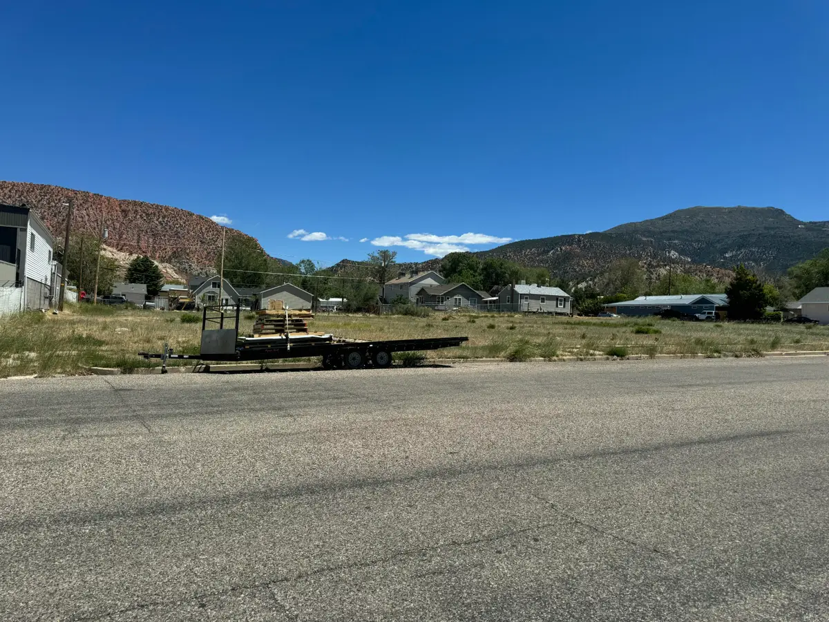 33 S 100, Cedar City, UT 84720 - #1