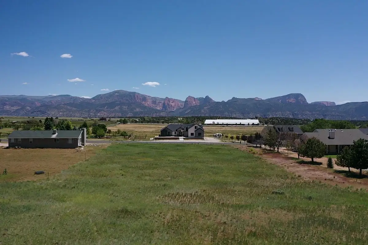 646 S 800, New Harmony, UT 84757 - #1