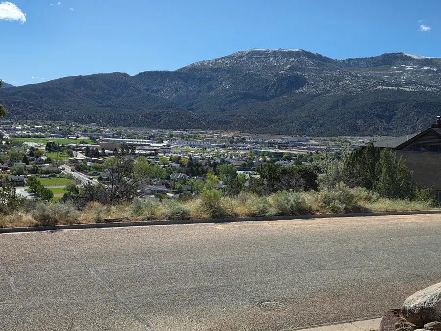 540 S Rose Hill Rd, Cedar City, UT 84720 - #2
