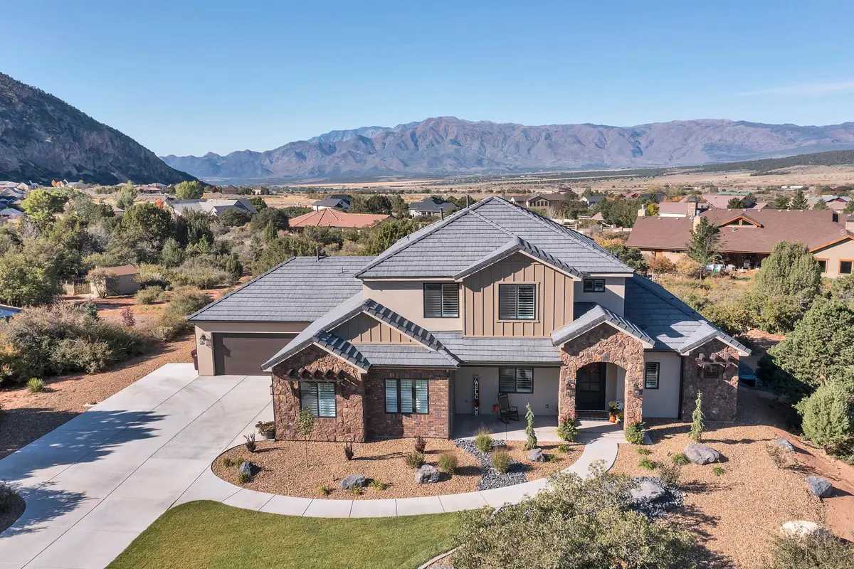 1912 S Chekshani Cliffs Ln, New Harmony, UT 84757 - #1