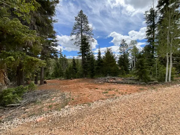 175 S Lupin Ln, Duck Creek Village, UT 84762