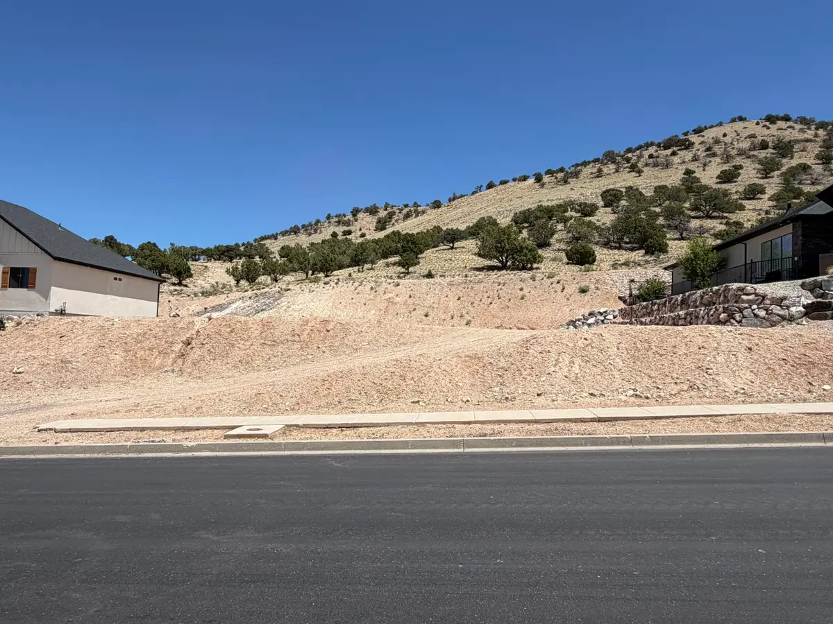 1490 N Knoll St, Cedar City, UT 84721 - #1