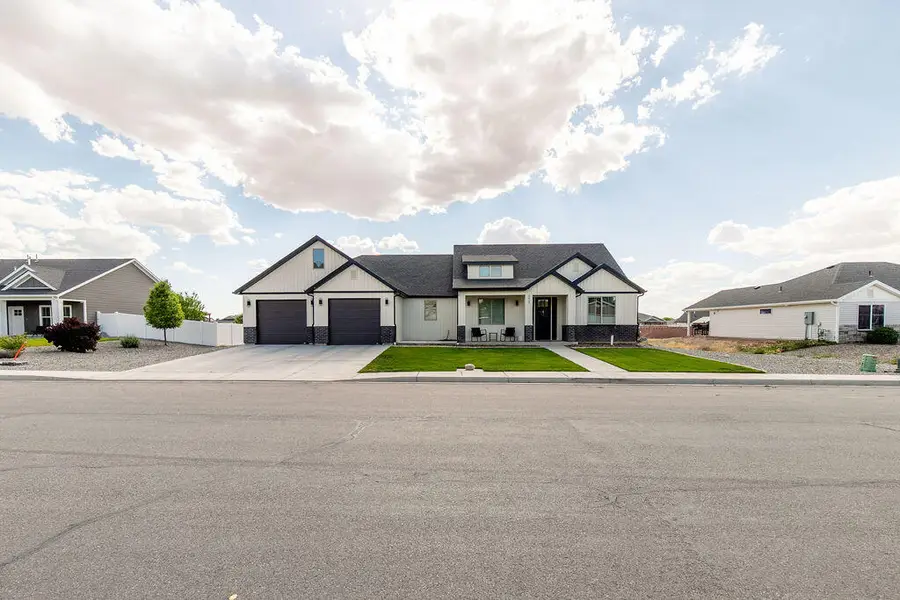 4413 N Half Mile Rd, Enoch, UT 84721 - #3