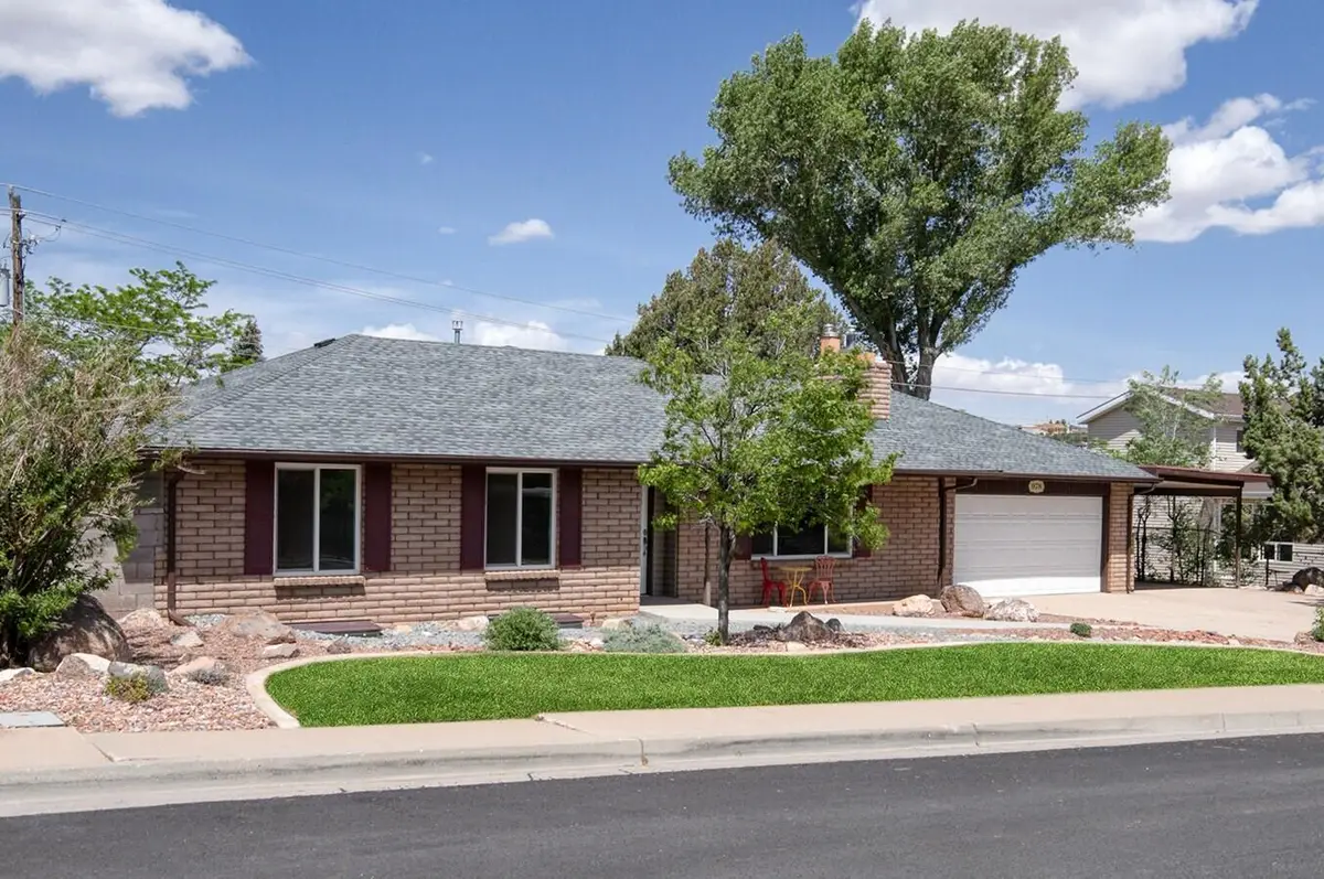 978 S Fountain Dr, Cedar City, UT 84720 - #1